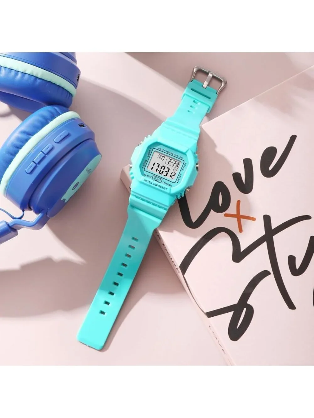Women's Blue Digital Resistant Outdoor Luminous Waterproof Electronic Watch